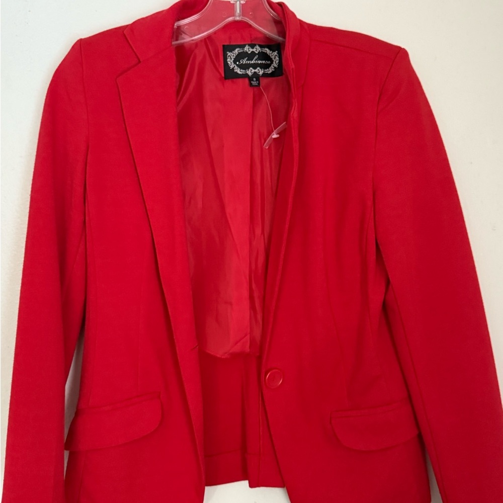 Ambiance Red Blazer with Classic Collar and Modern Silhouette